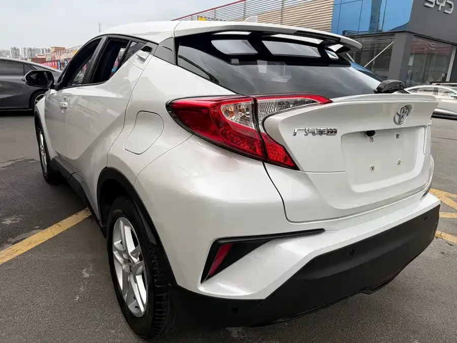Toyota CHR 2022 2.0L Elite Edition 2022 — миниатюра 3