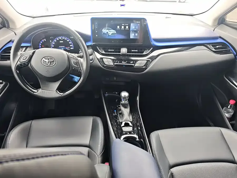 Toyota CHR 2023 2.0L Luxury Edition 2024 — миниатюра 5