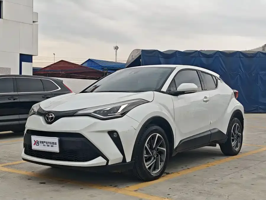 Toyota CHR 2023 2.0L Luxury Edition 2024 — фото 1, купить с доставкой в Москву