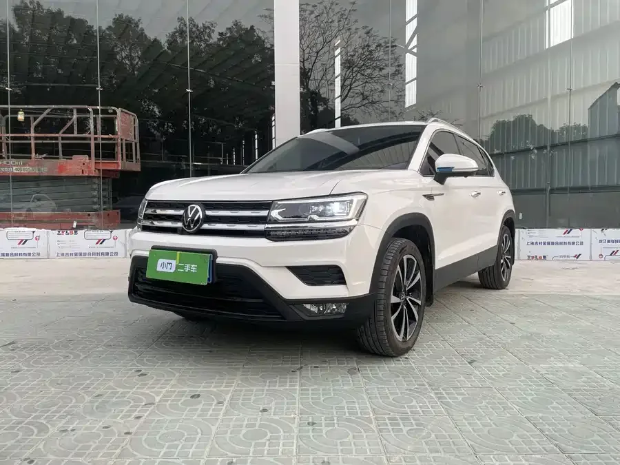 Volkswagen Tiguan (Tharu) 2021 Tuyue 280TSI 2WD Luxury Edition PLUS 2022 — фото 1, купить с доставкой в Москву