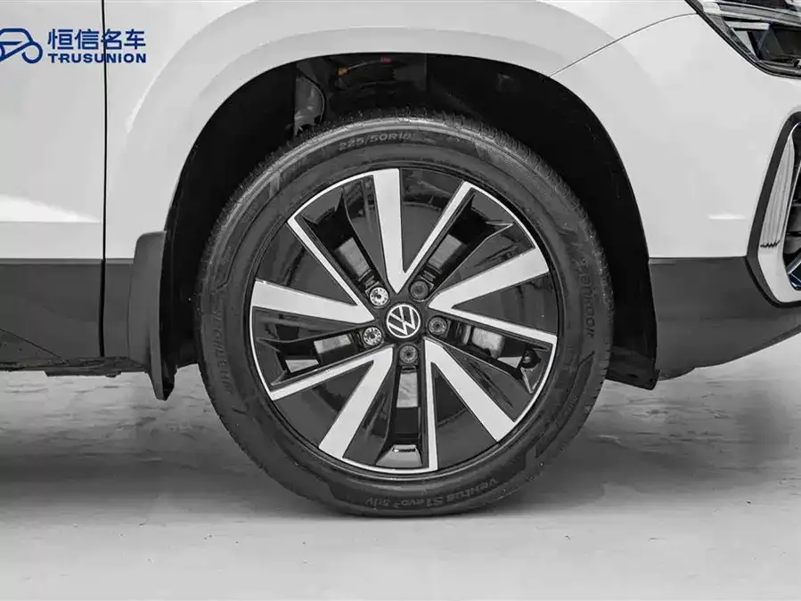 Volkswagen Tiguan (Tharu) Tuyue 2024 300TSI 2WD Bright Moon Edition 2024 — миниатюра 5