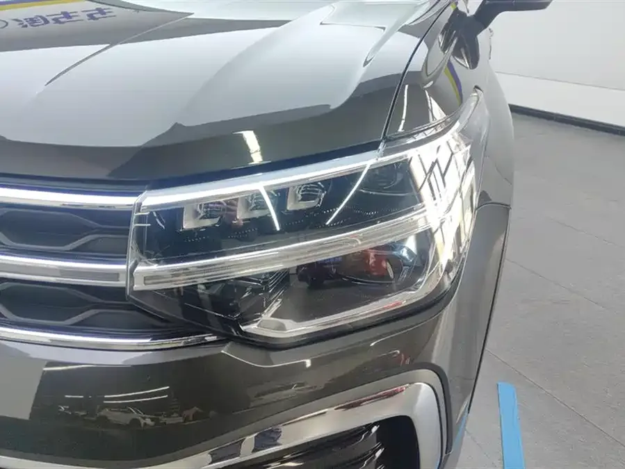 Volkswagen Tiguan (Tharu) Tuyue 2023 300TSI 2WD Full Moon Edition 2023 — миниатюра 2