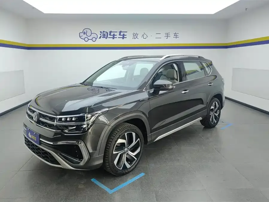 Volkswagen Tiguan (Tharu) Tuyue 2023 300TSI 2WD Full Moon Edition 2023 — фото 1, купить с доставкой в Москву