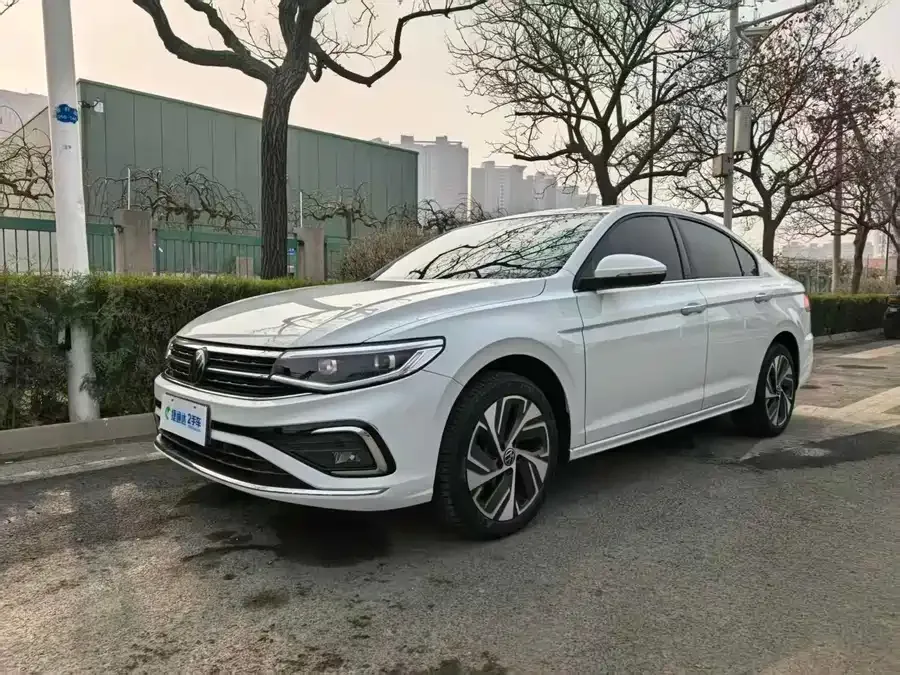 Volkswagen Bora Bora 2023 200TSI DSG Joy-Drive PRO Edition 2023 — фото 1, купить с доставкой в Москву