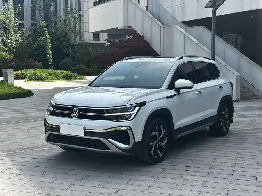 Volkswagen Tiguan (Tharu) Tuyue 2023 300TSI 2WD Full Moon Edition 2023 — фото 1, купить с доставкой в Москву