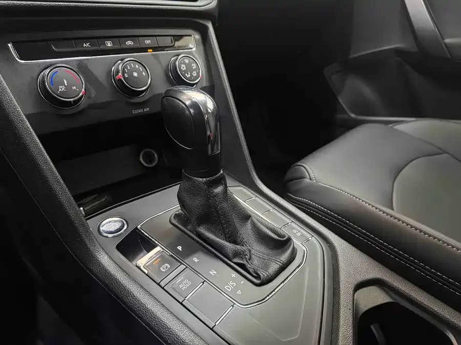 Volkswagen Tiguan (Tharu) 2022 Tuyue 280TSI 2WD Fashion Edition 2022 — миниатюра 5