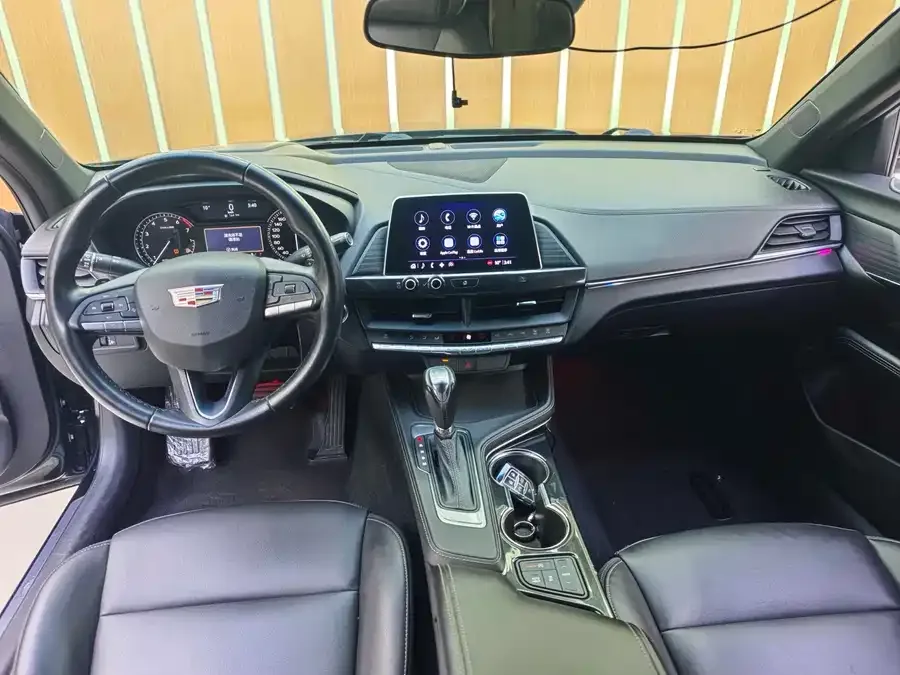 Cadillac CT4 2022 28T Fashion Model 2022 — миниатюра 2