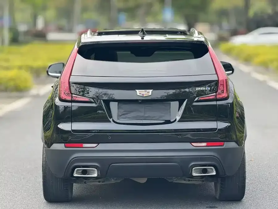 Cadillac XT4 2022 28T two-wheel drive fashion model 2022 — миниатюра 2