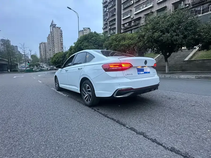 Volkswagen Lavida Lavida 2024 300TSI DSG Starry Sky Leading Edition 2025 — миниатюра 3