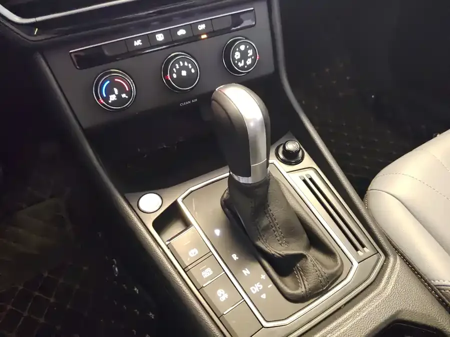 Volkswagen Lavida Lavida 2024 1.5L Automatic 5 Million Edition 2024 — миниатюра 3