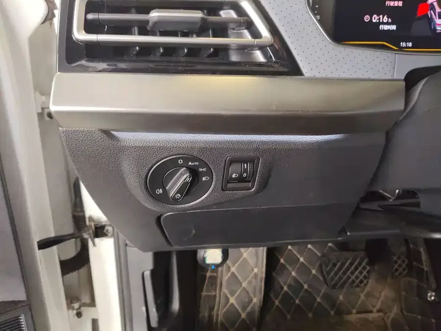 Volkswagen Lavida Lavida 2024 1.5L Automatic 5 Million Edition 2024 — миниатюра 5