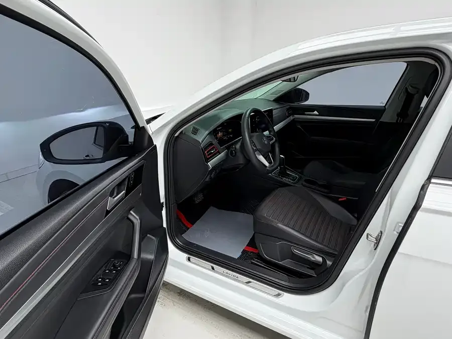 Volkswagen Lavida Lavida 2024 300TSI DSG Starry Sky Full Edition 2024 — миниатюра 4