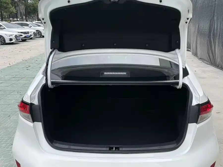 Toyota Levin Corolla 2022 facelift TNGA 1.5L CVT progressive version 2023 — миниатюра 5