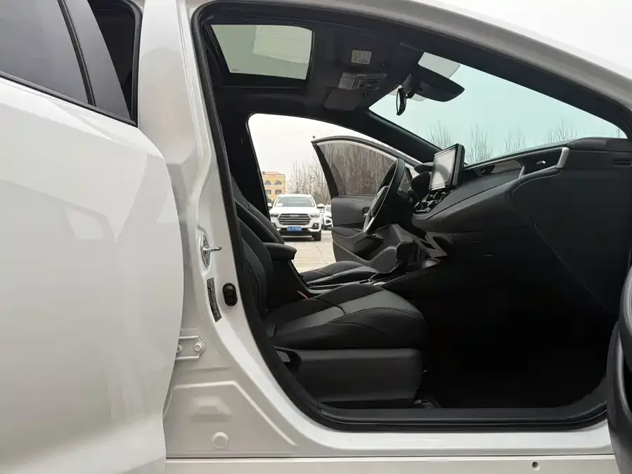 Toyota Levin Corolla 2023 185T CVT Luxury Edition 2023 — миниатюра 4