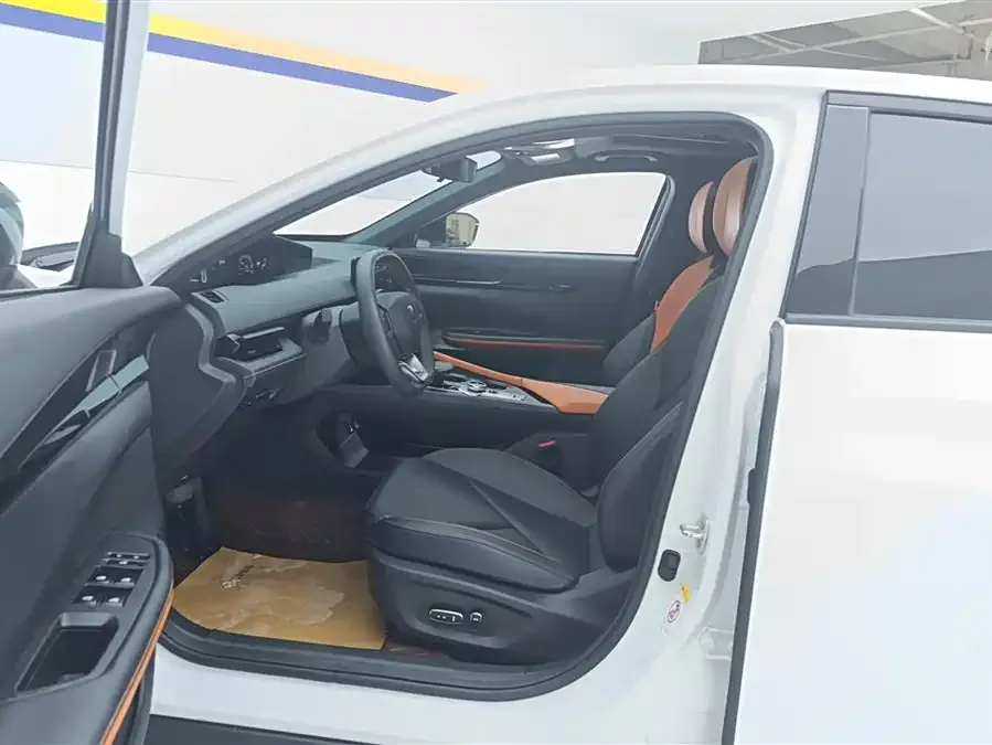 Changan UNI-V Smart Electric iDD Changan UNI-V iDD 2023 iDD 1.5T 113km Smart Fun Edition (Fast Edition) 2023 — миниатюра 3