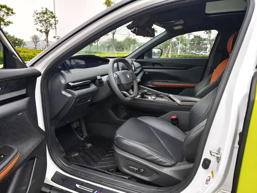 Changan UNI-V Smart Electric iDD Changan UNI-V iDD 2023 iDD 1.5T 113km Smart Cool Edition 2023 — миниатюра 3