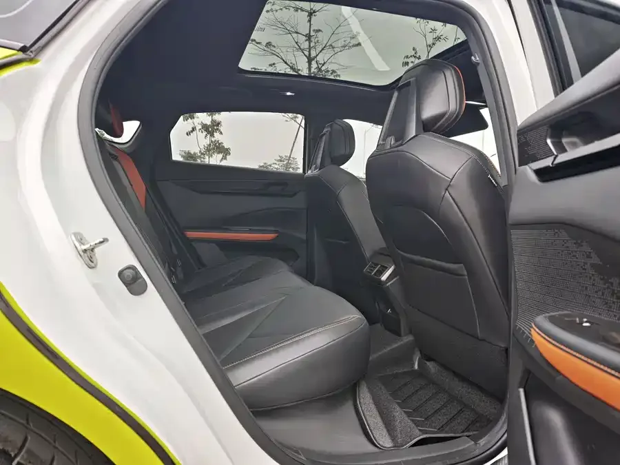 Changan UNI-V Smart Electric iDD Changan UNI-V iDD 2023 iDD 1.5T 113km Smart Cool Edition 2023 — миниатюра 4
