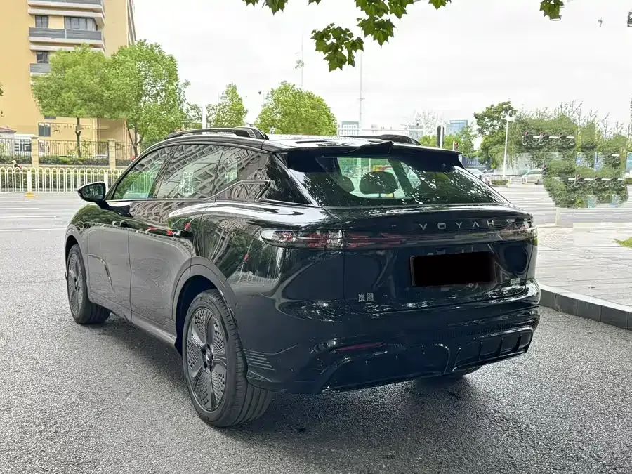 Voyah Courage Lantu Zhiyin 2024 long-range supercharged version 2024 — миниатюра 2