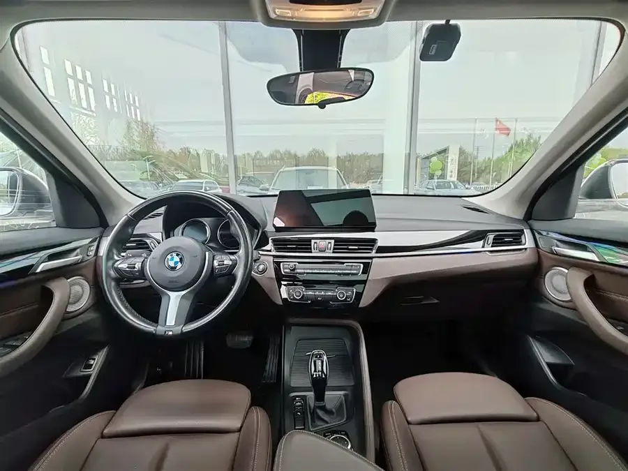BMW X1 2022 sDrive25Li Leading Edition 2022 — миниатюра 4