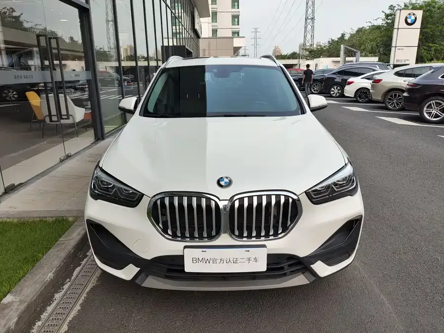 BMW X1 2022 sDrive25Li Leading Edition 2022 — миниатюра 2