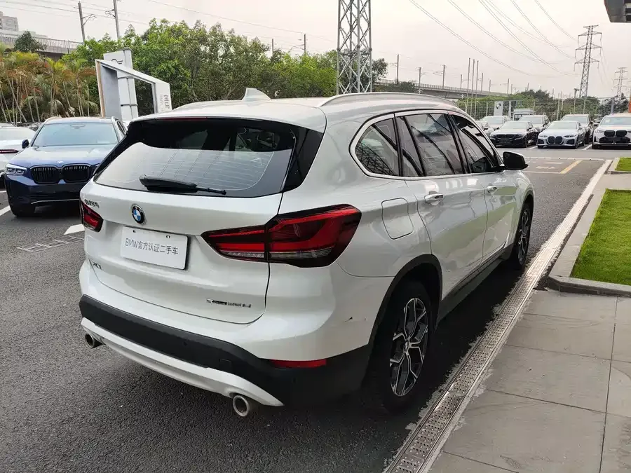 BMW X1 2022 sDrive25Li Leading Edition 2022 — миниатюра 3