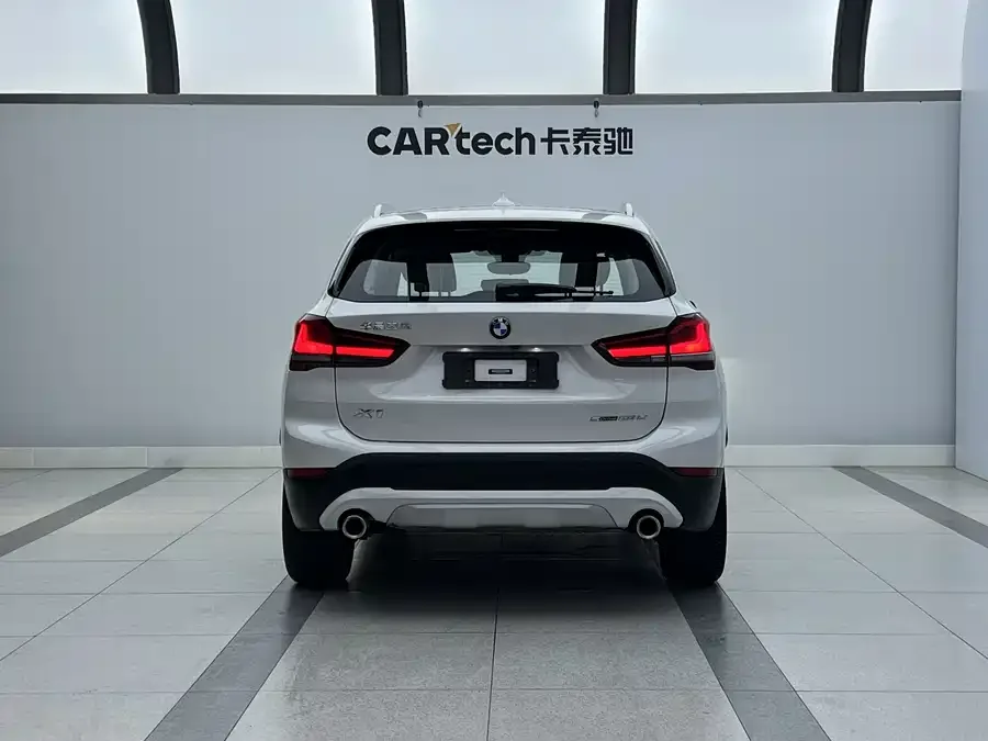 BMW X1 2021 sDrive20Li Exclusive Model 2022 — миниатюра 3