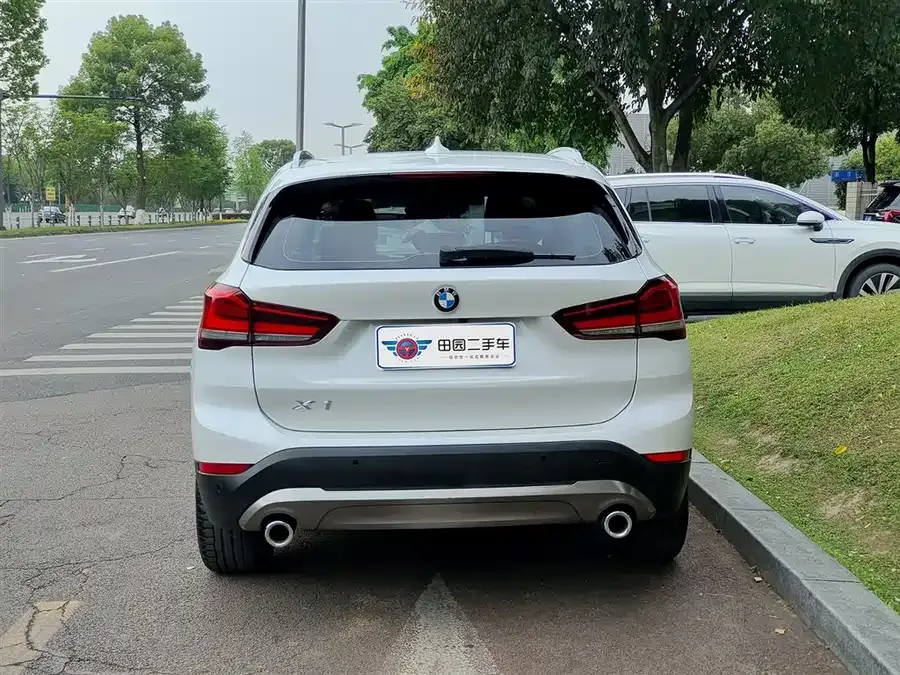 BMW X1 2021 facelift sDrive25Li Leading Edition 2022 — миниатюра 2