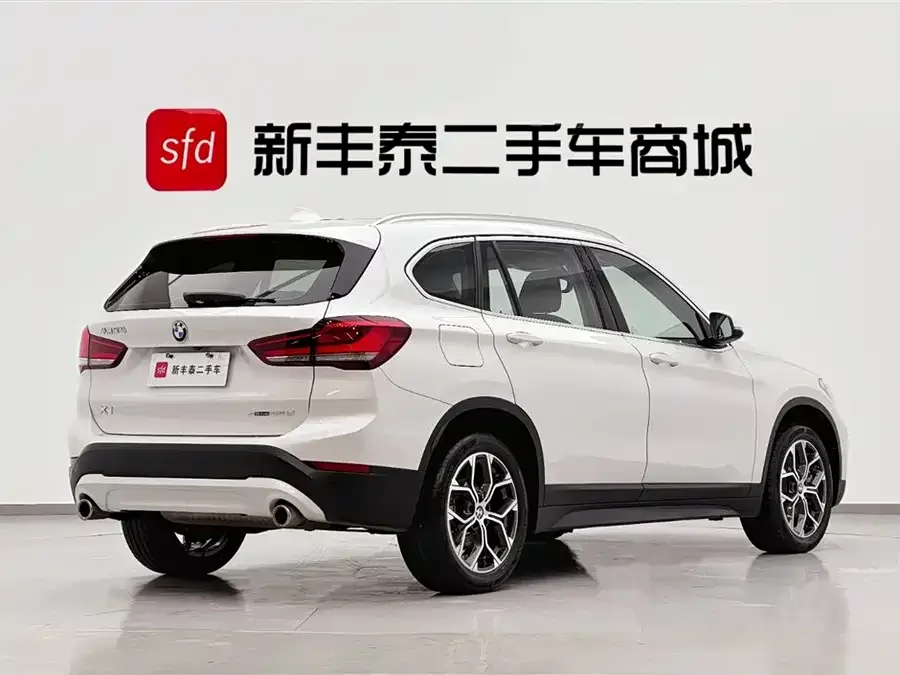 BMW X1 2022 sDrive25Li Leading Edition 2022 — миниатюра 2