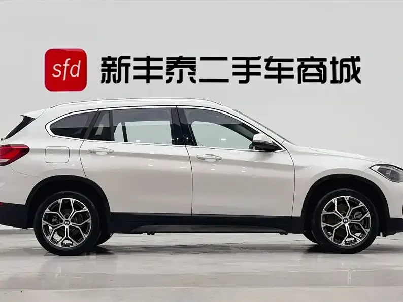 BMW X1 2022 sDrive25Li Leading Edition 2022 — миниатюра 3