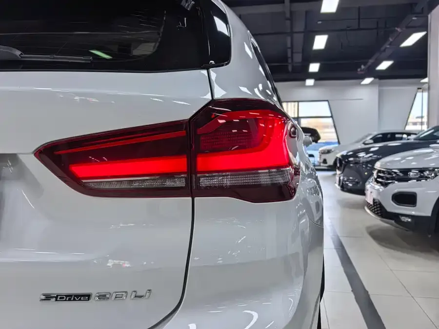 BMW X1 2022 sDrive20Li Fashion Edition 2022 — миниатюра 2