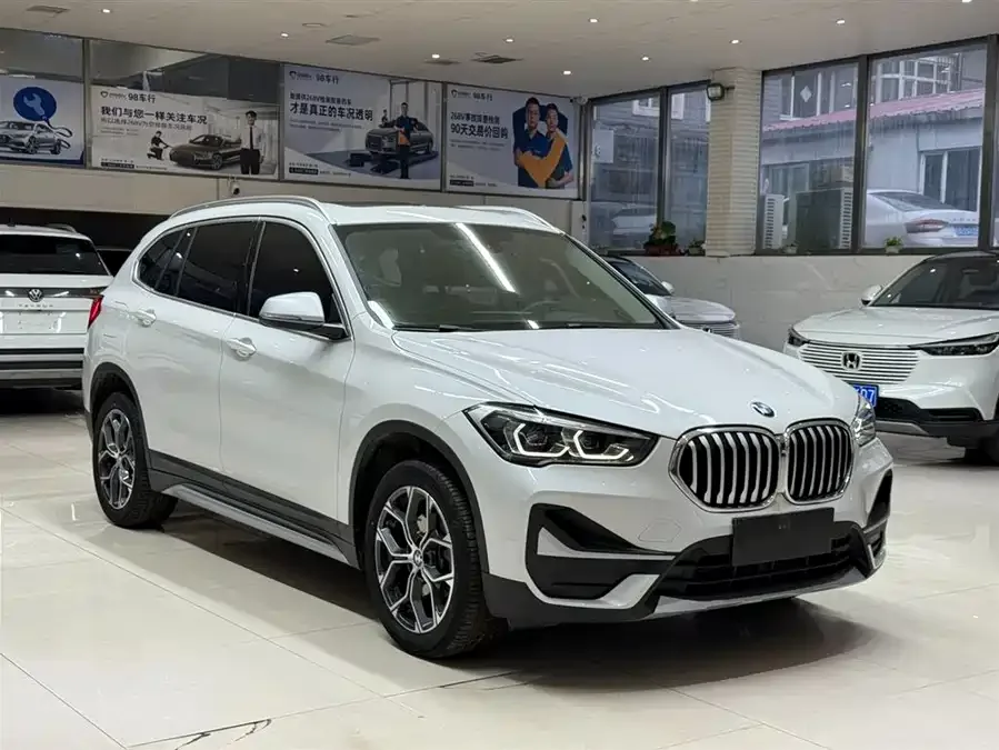 BMW X1 2022 sDrive20Li Fashion Edition 2022 — миниатюра 3