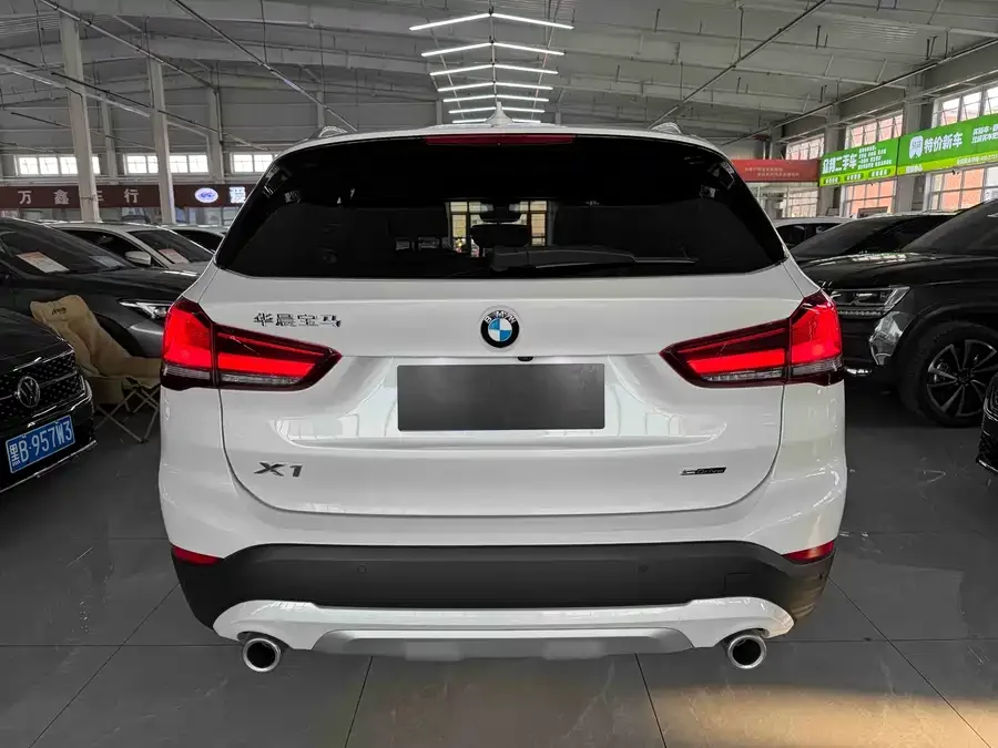 BMW X1 2022 sDrive20Li Fashion Edition 2023 — миниатюра 2