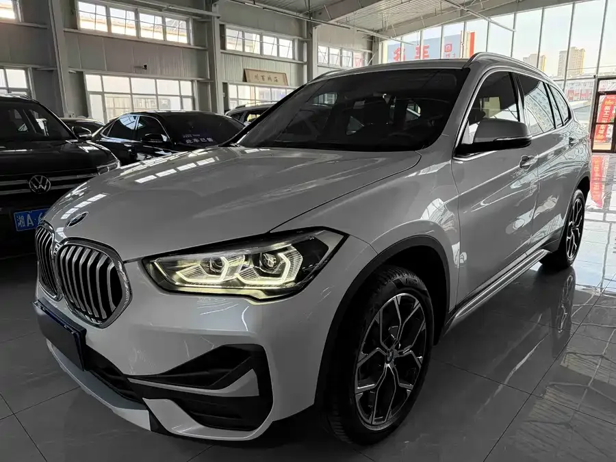 BMW X1 2022 sDrive20Li Fashion Edition 2023 — фото 1, купить с доставкой в Москву