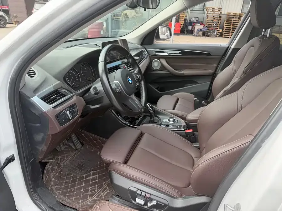 BMW X1 2022 sDrive20Li Fashion Edition 2023 — миниатюра 2