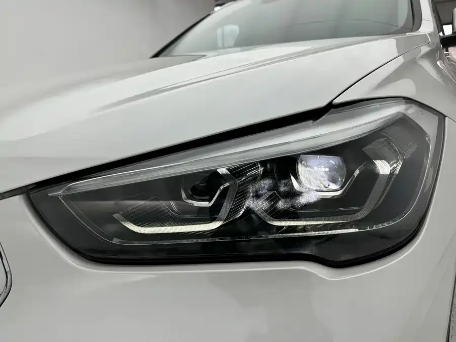BMW X1 2022 sDrive20Li Fashion Edition 2023 — миниатюра 2