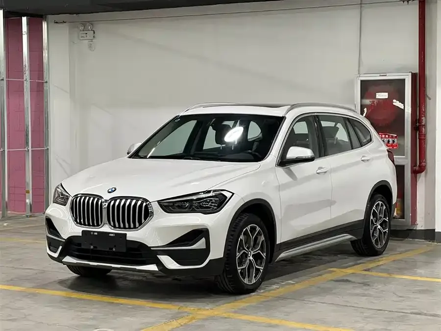 BMW X1 2022 sDrive20Li Fashion Edition 2022 — фото 1, купить с доставкой в Москву
