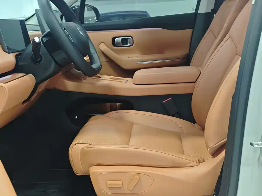 Leapmotor C10 Leapmoo C10 2024 530 Comfort Edition 2025 — миниатюра 5