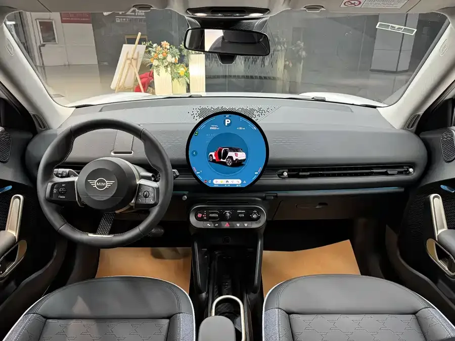 MINI Electric ACEMAN Electric MINI ACEMAN 2024 E Classic 2025 — миниатюра 2