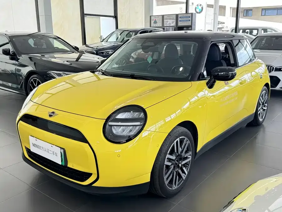 MINI electric COOPER Electric MINI COOPER 2024 456km COOPER E Classic 2024 — фото 1, купить с доставкой в Москву