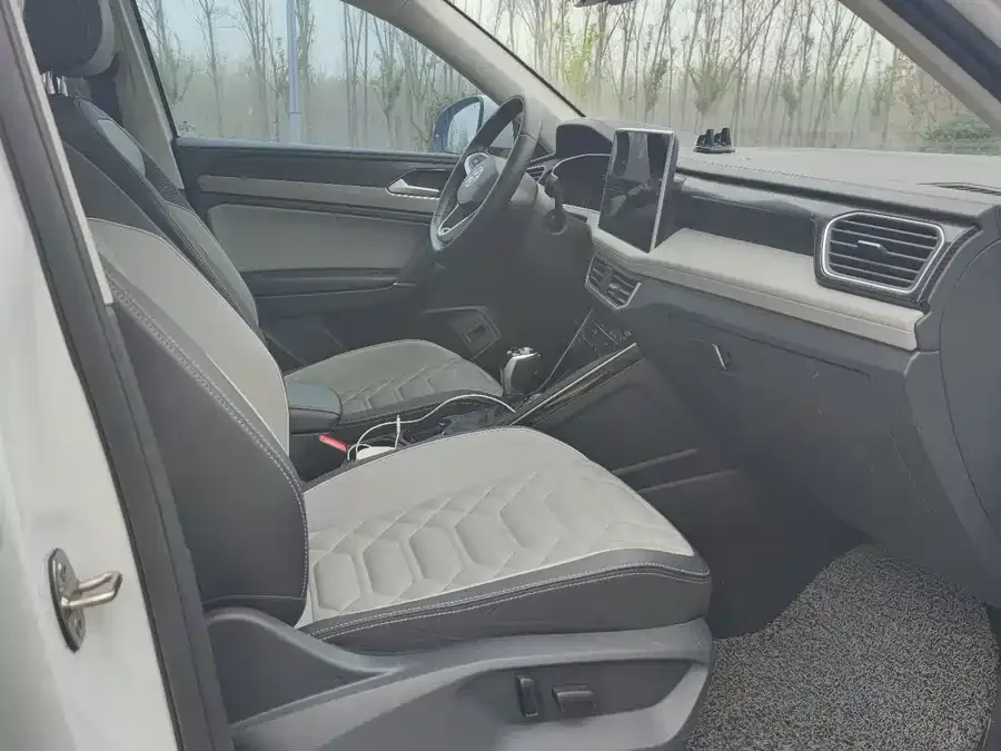 Volkswagen Tayron Tanyue 2023 330TSI 2WD Luxury Plus Advanced Edition 2023 — миниатюра 4