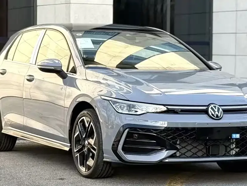 Volkswagen golf Golf 2025 300TSI R-Line 2025 — миниатюра 3
