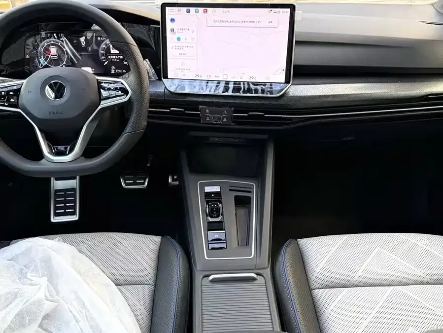 Volkswagen golf Golf 2025 300TSI R-Line 2025 — миниатюра 4