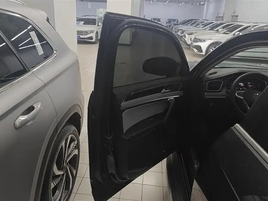Volkswagen Tayron Tanyue 2024 300TSI 2WD Luxury Plus Advanced Edition 2024 — миниатюра 4