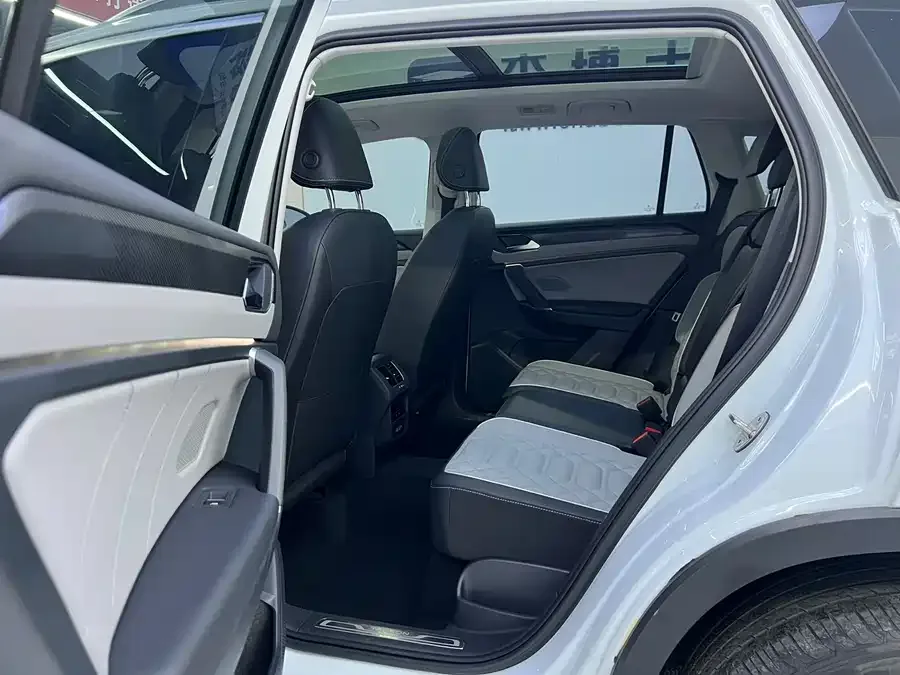 Volkswagen Tayron Tanyue 2023 280TSI 2WD Luxury Plus Advanced Edition 2023 — миниатюра 5