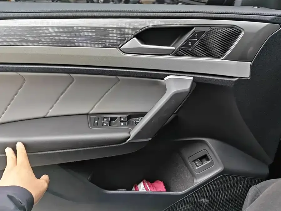 Volkswagen Tayron Tanyue 2023 330TSI 2WD R-Line High Energy Edition 2023 — миниатюра 4