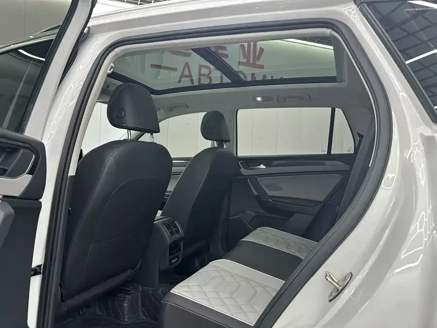 Volkswagen Tayron Tanyue 2023 280TSI 2WD Luxury Plus Advanced Edition 2022 — миниатюра 2