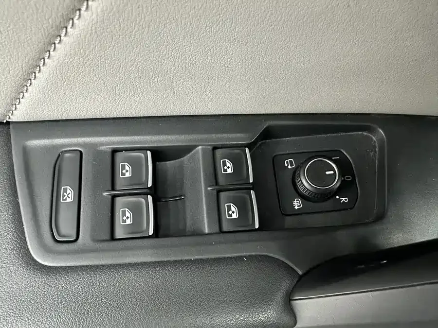 Volkswagen Tayron Tanyue 2023 280TSI 2WD Luxury Plus Advanced Edition 2023 — миниатюра 5