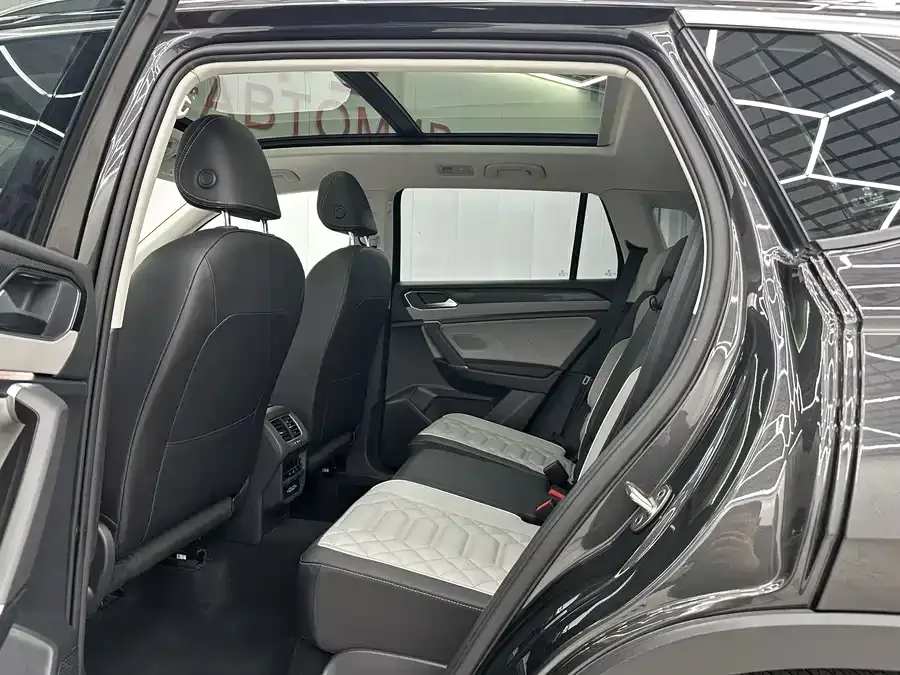 Volkswagen Tayron Tanyue 2023 280TSI 2WD Luxury Plus Advanced Edition 2023 — миниатюра 2