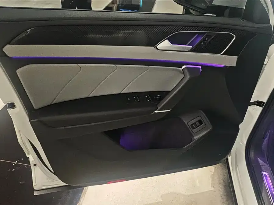 Volkswagen Tayron Tanyue 2023 330TSI 2WD Luxury Plus Advanced Edition 2023 — миниатюра 4