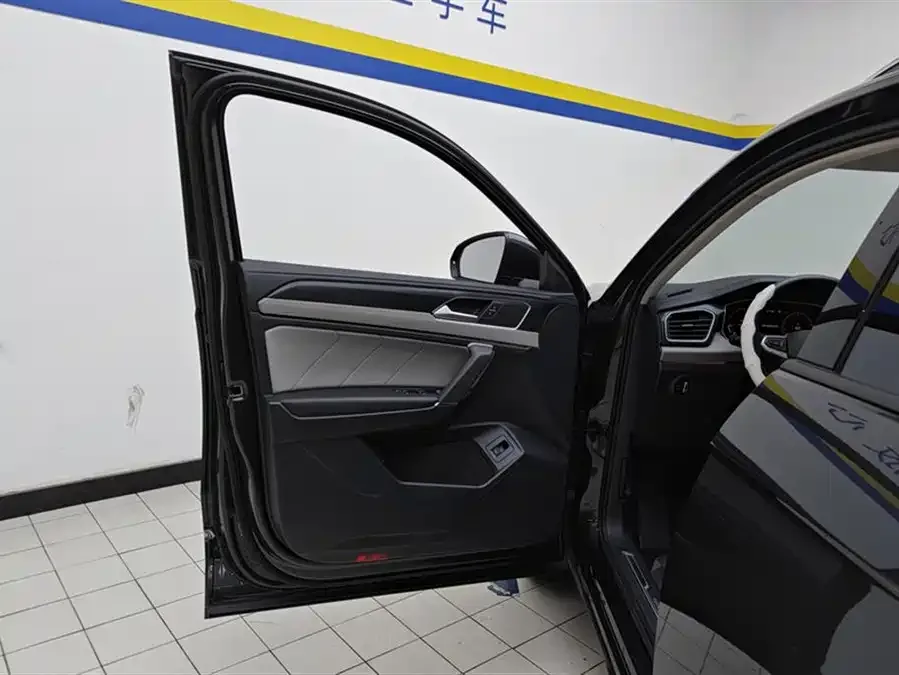 Volkswagen Tayron Tanyue 2023 330TSI 2WD Luxury Plus Advanced Edition 2023 — миниатюра 4